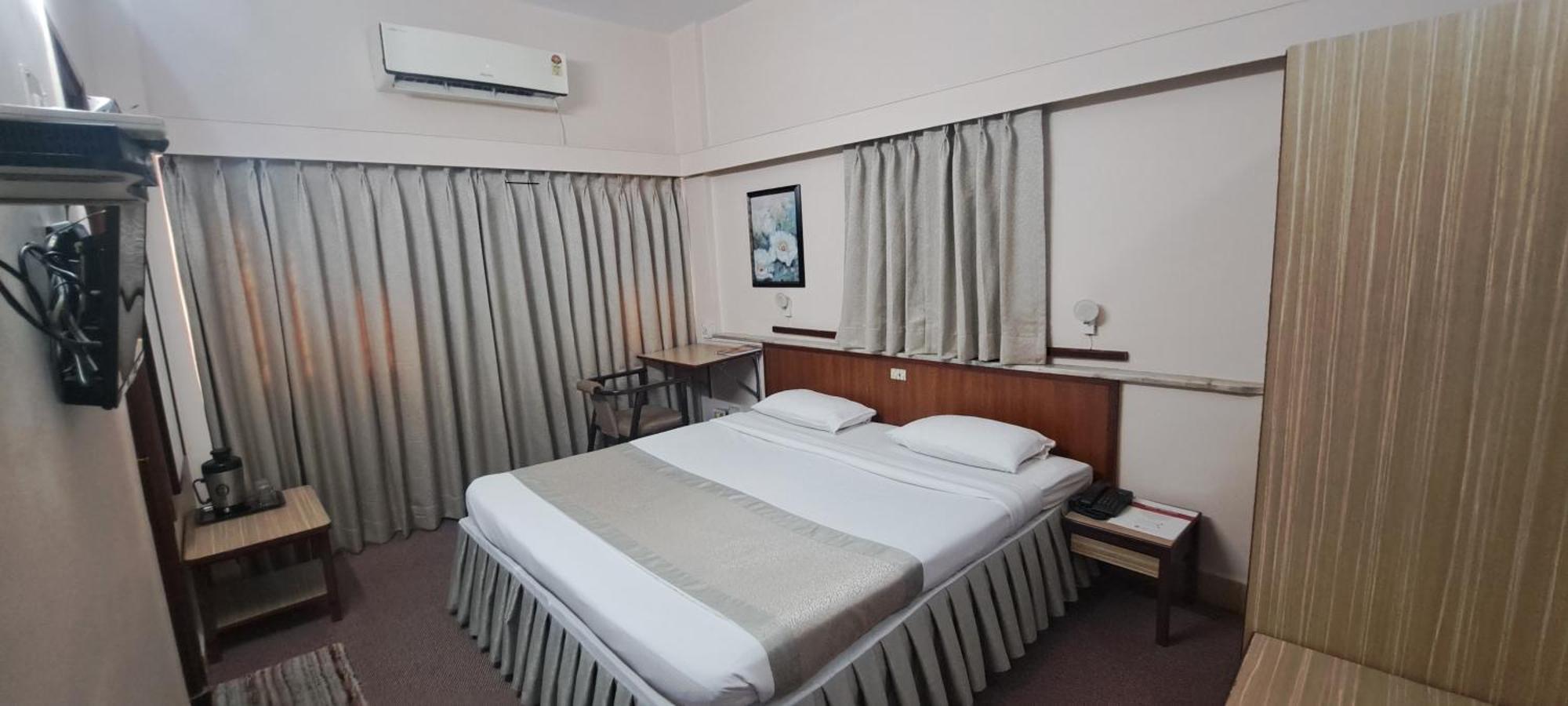 Hotel Swaroop Pune Dış mekan fotoğraf