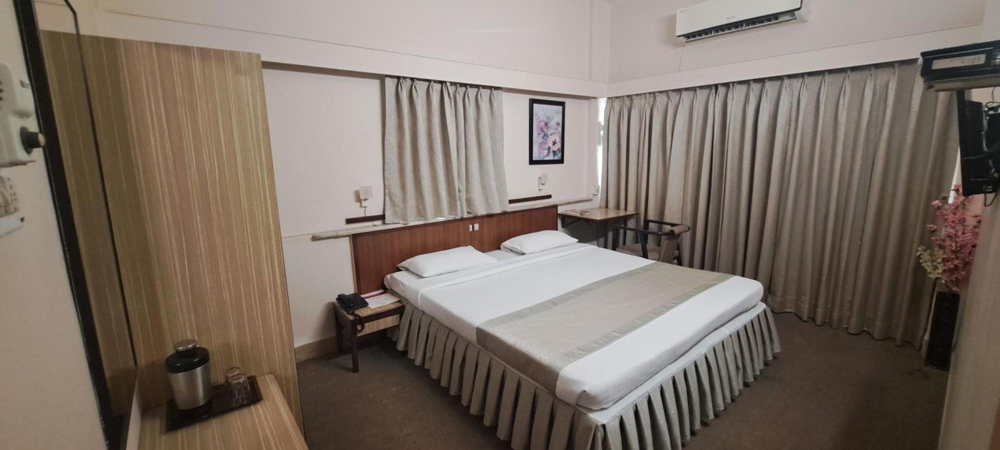 Hotel Swaroop Pune Dış mekan fotoğraf