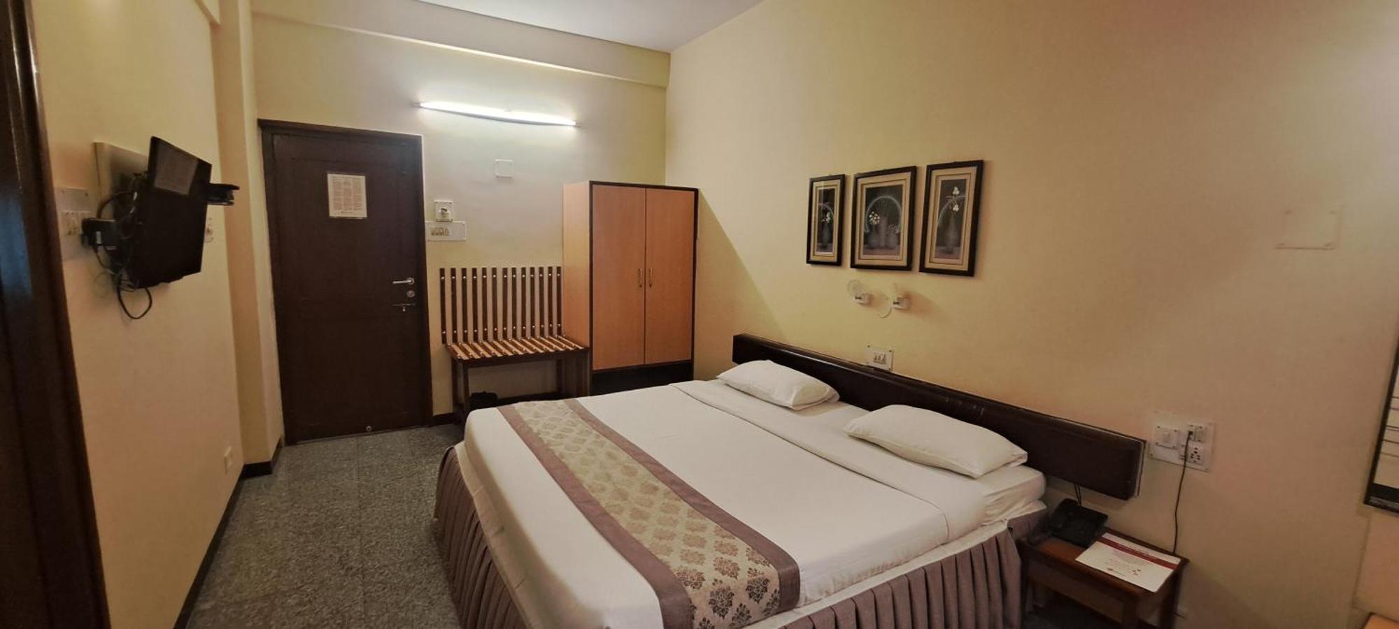 Hotel Swaroop Pune Dış mekan fotoğraf
