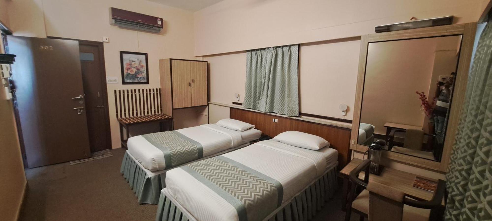 Hotel Swaroop Pune Dış mekan fotoğraf